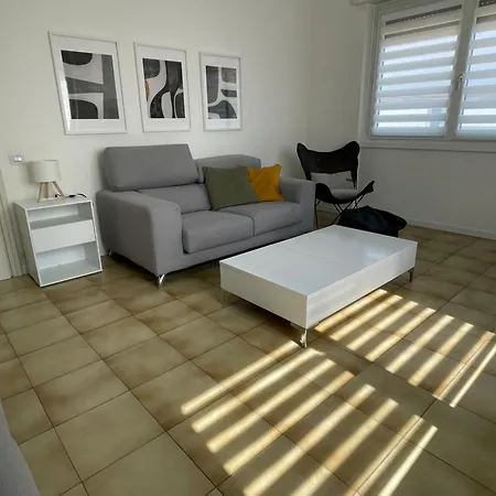 Al Roccolo House شقة *